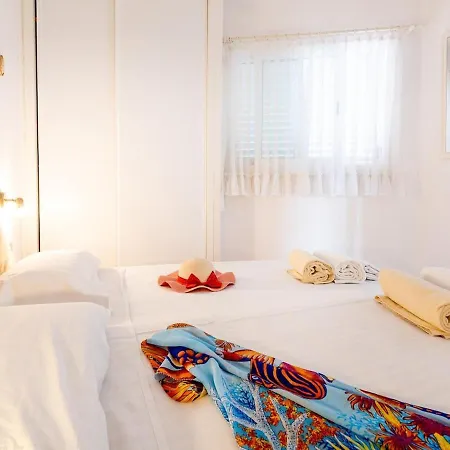 1119 Sea View In The Center Of Playa Americas * Costa Adeje (Tenerife)